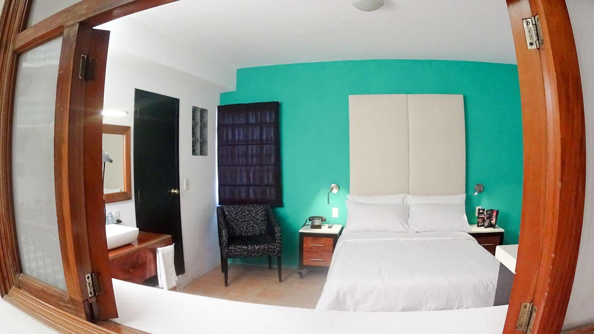 Hotel Santa Fe Tlatlauquitepec Exteriör bild